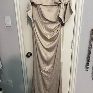 NWT VINCENT CAMUTO  OFF THE SHOULDER RUCHED TRUMPET GOWN MAXI DRESS